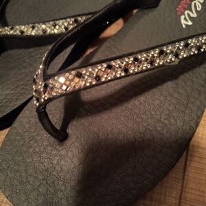 Skechers yoga foam flip flops